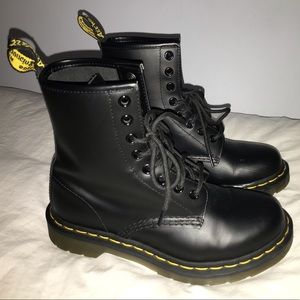 Dr. Martens Women’s 1460 Smooth Boot
